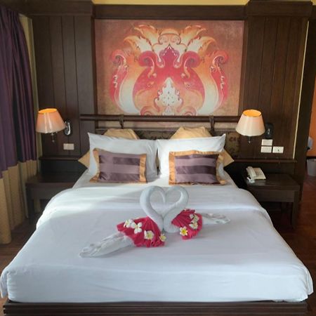Sarita Chalet & Spa Hotel - Sha Extra Plus Jomtien Beach Esterno foto