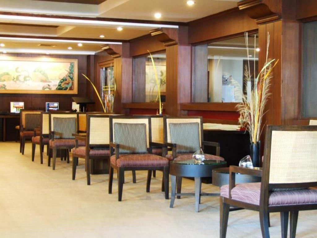Sarita Chalet & Spa Hotel - Sha Extra Plus Jomtien Beach Esterno foto