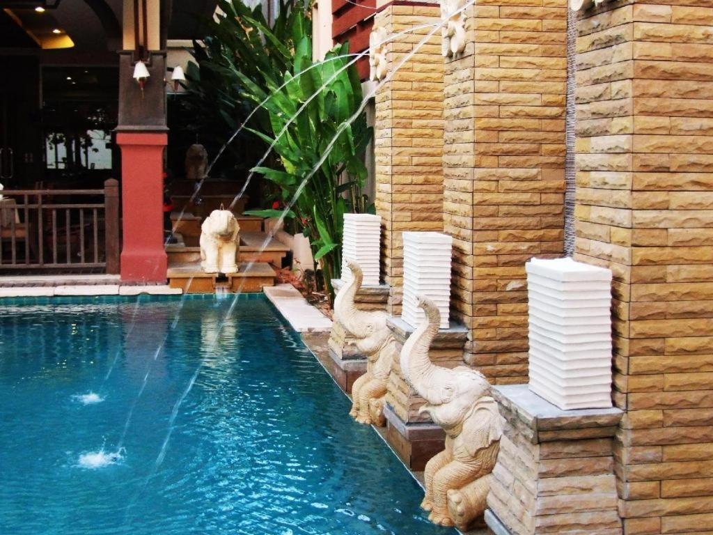 Sarita Chalet & Spa Hotel - Sha Extra Plus Jomtien Beach Esterno foto