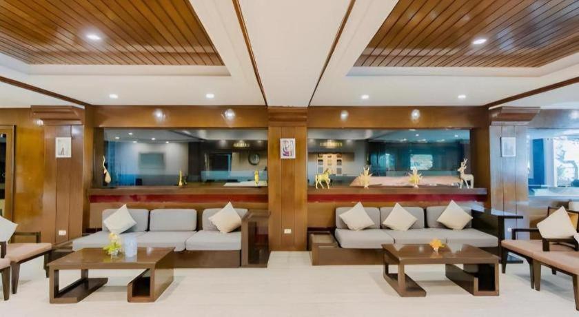 Sarita Chalet & Spa Hotel - Sha Extra Plus Jomtien Beach Esterno foto