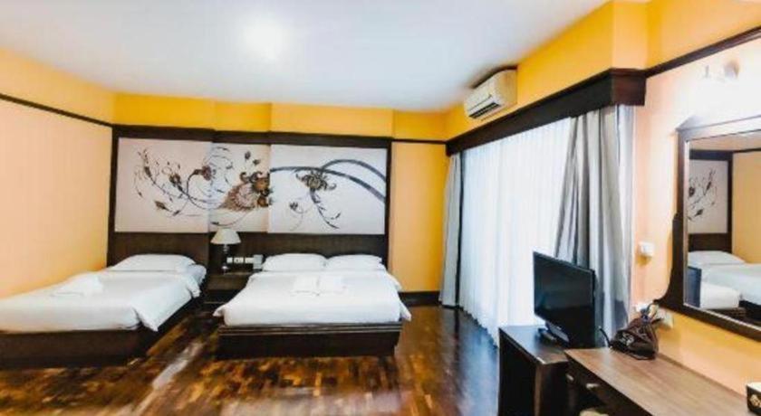 Sarita Chalet & Spa Hotel - Sha Extra Plus Jomtien Beach Esterno foto