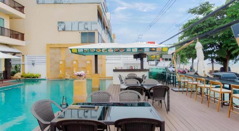Sarita Chalet & Spa Hotel - Sha Extra Plus Jomtien Beach Esterno foto