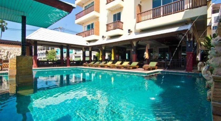 Sarita Chalet & Spa Hotel - Sha Extra Plus Jomtien Beach Esterno foto